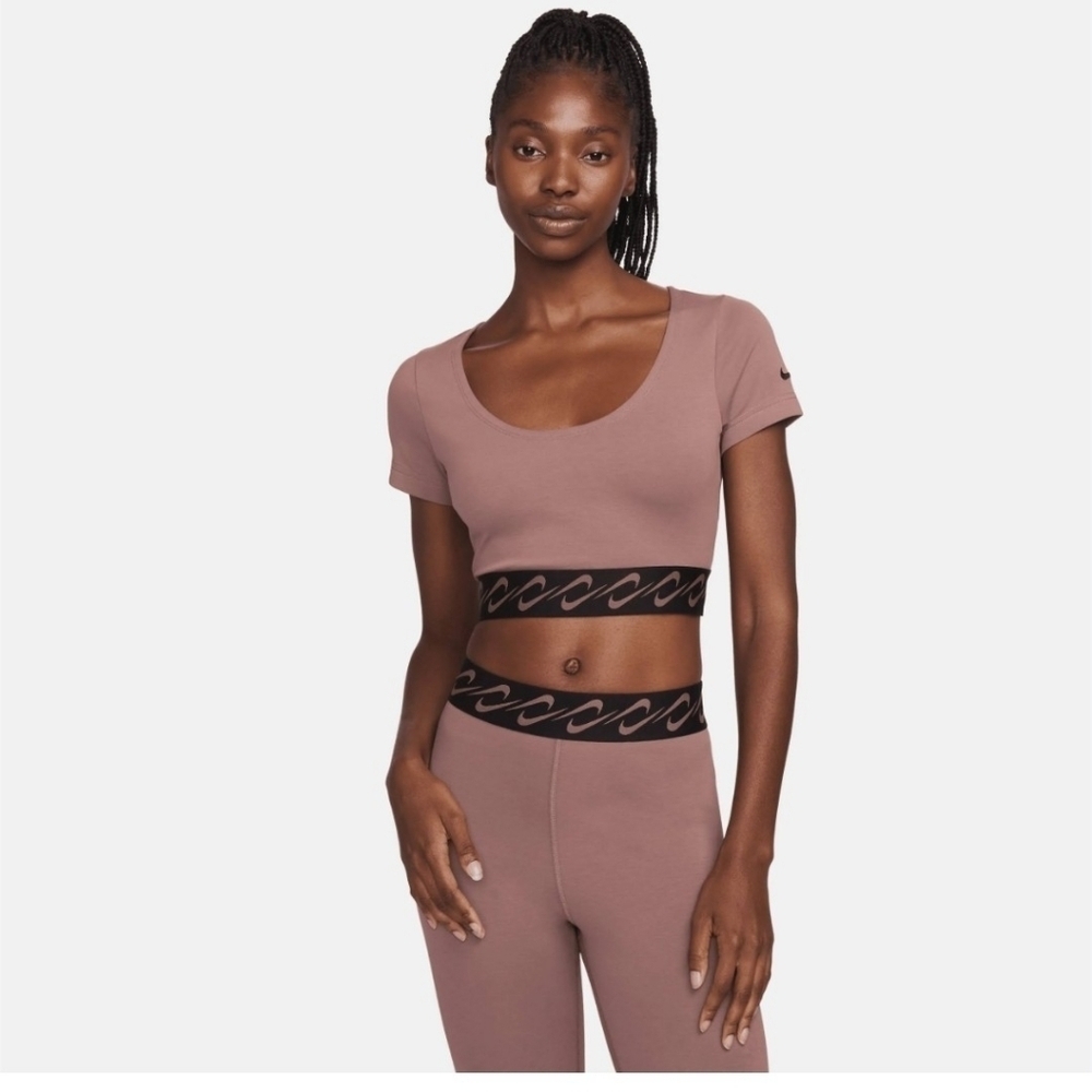 Nike Women's Mauve Crop Top - Picture 2 of 8